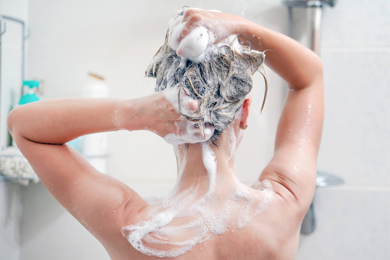 eviter les shampoings qui contiennent trop de produits chimiques