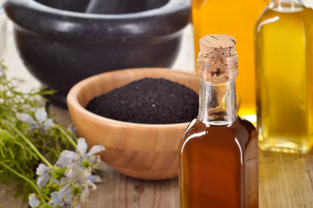 sachez choisir une huile de nigelle pour cheveux fraichement pressée et non filtrée