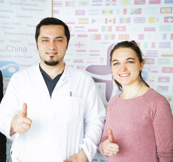 dr balwi avec une patiente elithair