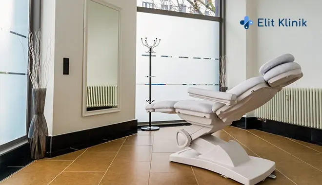 Image montrant l'espace patient du centre capillaire Elithair de Berlin