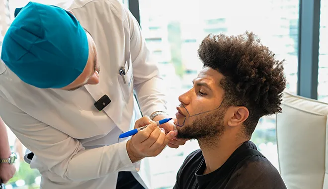 Évaluation de l'éligibilité pour une greffe de barbe à la clinique Elithair.