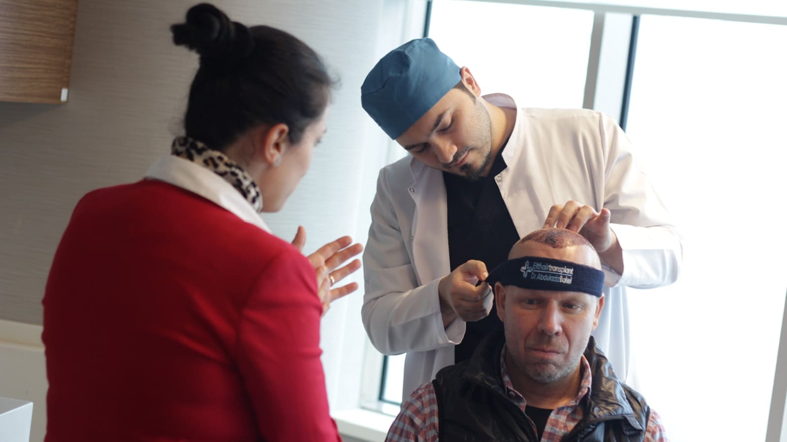 Haartransplantation mit einem Roboter bessere Ergebnisse