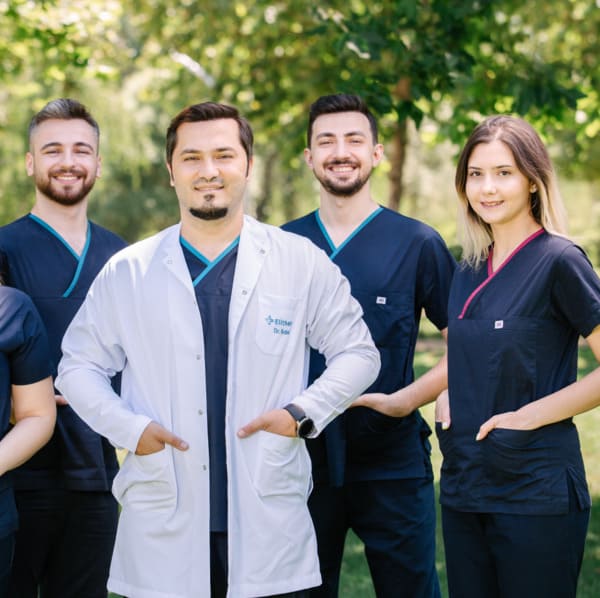 Dr. Balwi und das Elithair Team in Wien