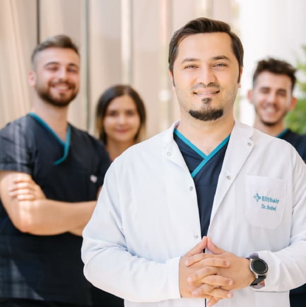 Dr. Balwi und sein Team von Elithair in Berlin