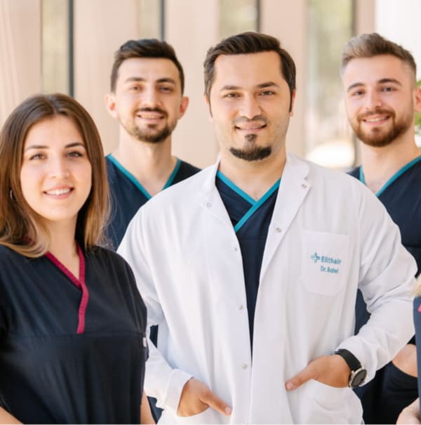 Dr. Balwi und drei Teammitglieder von Elithair