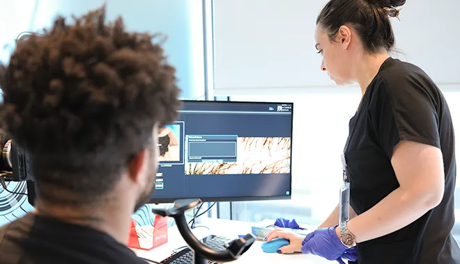 Kapillaranalyse eines Patienten mit dem TrichoLAB-Scanner