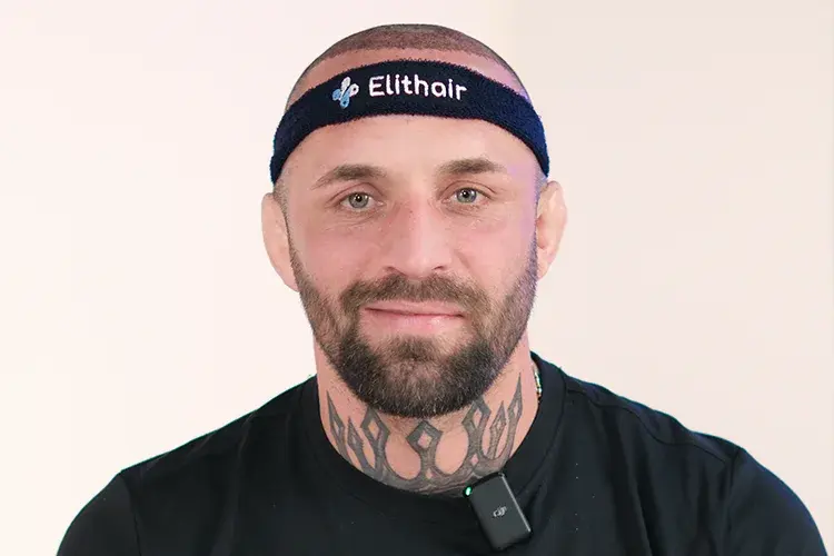 Der MMA Kämpfer christian Eckerlin nach seiner Haartransplantation bei Elithair