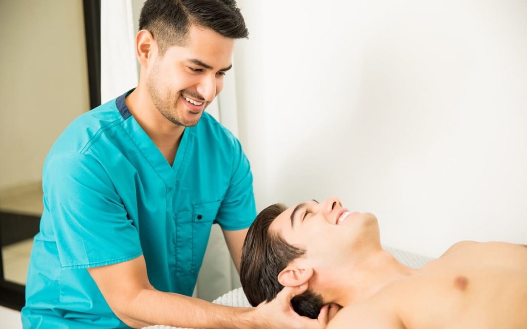 Kann eine Kopfmassage gegen Haarausfall helfen?
