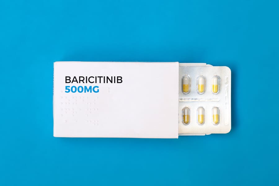 Compresse del farmaco Baricitinib contro la calvizie venduto a marchio Olumiant