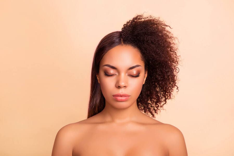 le tecniche di acconciatura dei capelli afro possono causare danni