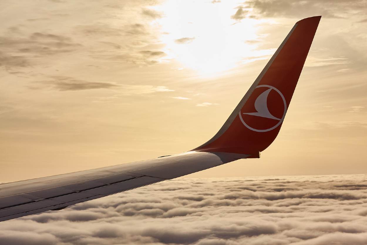 Avión de Turkish Airlines en el cielo