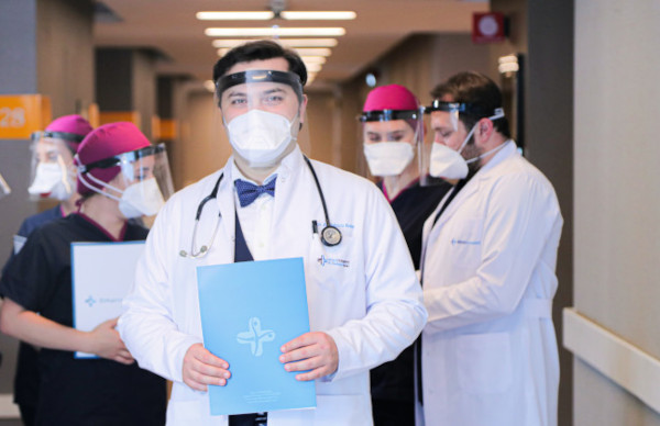 Dr .Balwi und sein Team in der Elithairtransplant Klinik