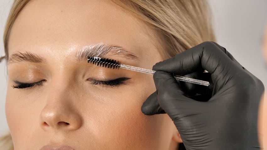 Eyebrow lamination helps to train the direction of brow hair growth